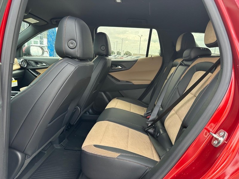 Chevrolet Equinox Vehicle Full-screen Gallery Image 5
