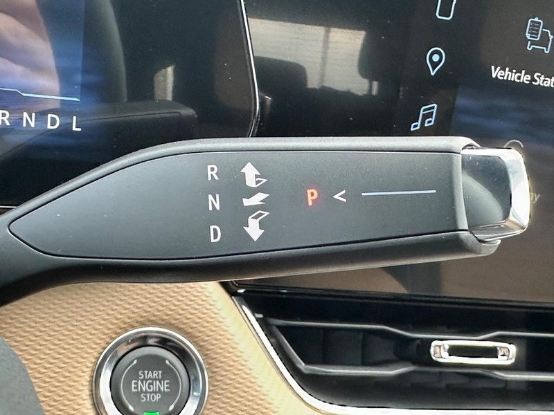 Chevrolet Equinox Vehicle Full-screen Gallery Image 10