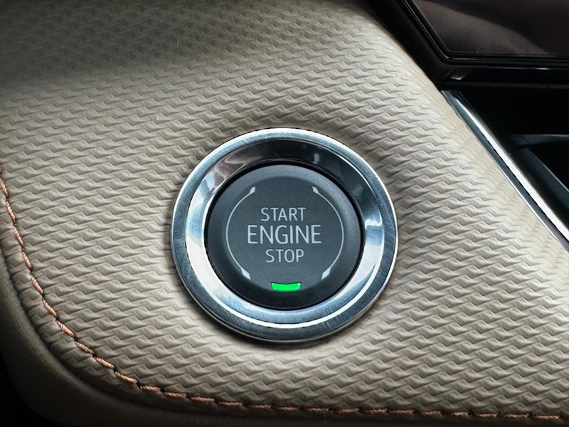 Chevrolet Equinox Vehicle Full-screen Gallery Image 11