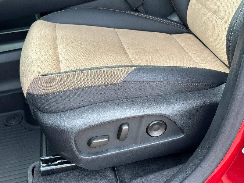 Chevrolet Equinox Vehicle Full-screen Gallery Image 19