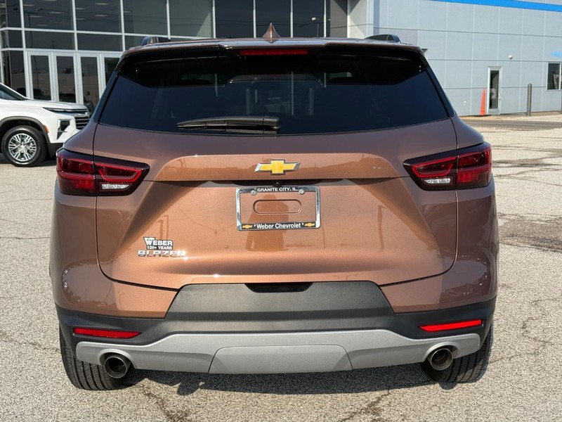Chevrolet Blazer Vehicle Full-screen Gallery Image 04