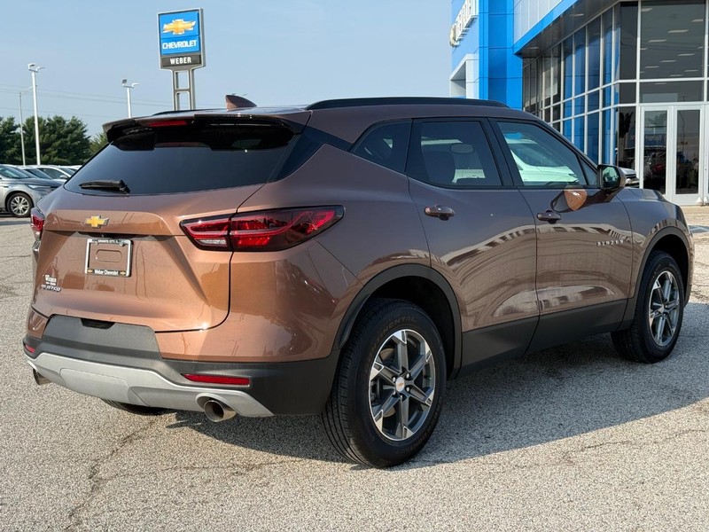 Chevrolet Blazer Vehicle Full-screen Gallery Image 05