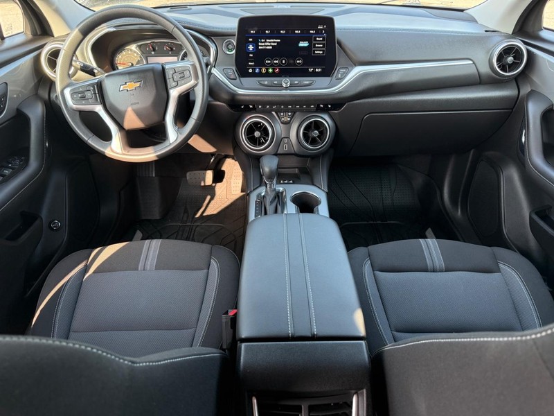 Chevrolet Blazer Vehicle Full-screen Gallery Image 11