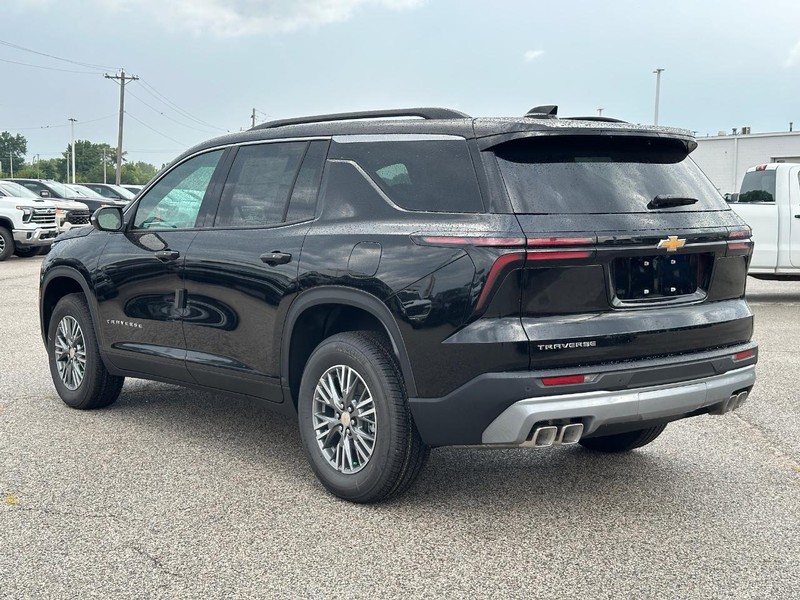 Chevrolet Traverse Vehicle Full-screen Gallery Image 3