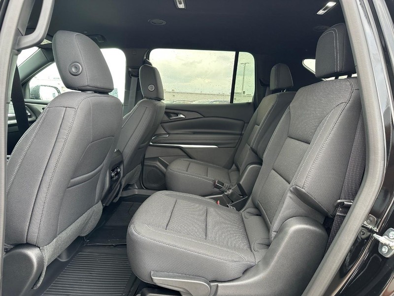 Chevrolet Traverse Vehicle Full-screen Gallery Image 6