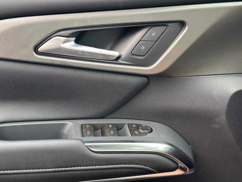 Chevrolet Traverse Vehicle Full-screen Gallery Image 18