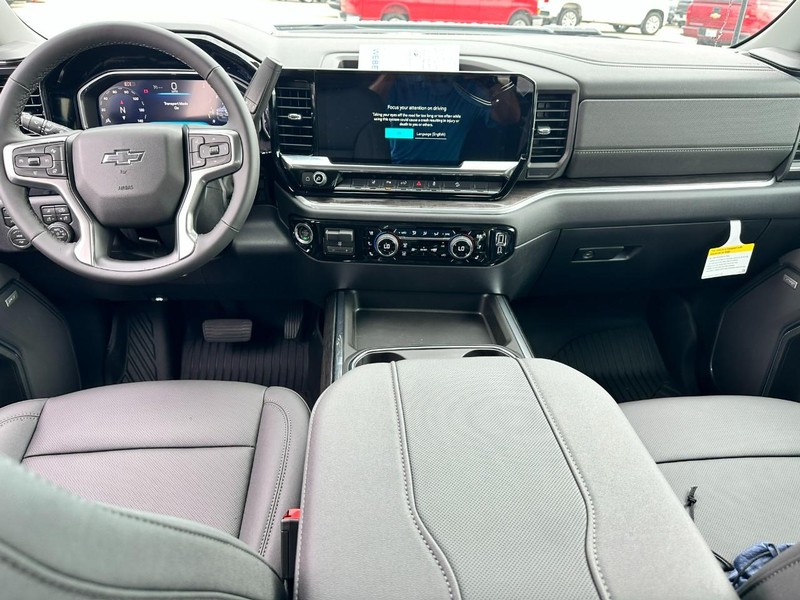 Chevrolet Silverado 2500HD Vehicle Full-screen Gallery Image 6