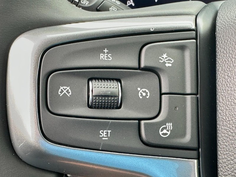 Chevrolet Silverado 2500HD Vehicle Full-screen Gallery Image 13