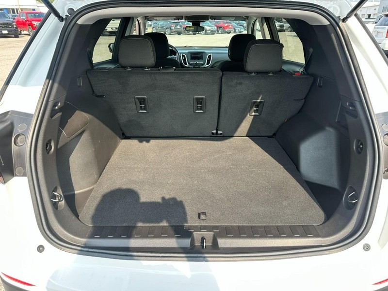 Chevrolet Equinox Vehicle Full-screen Gallery Image 05