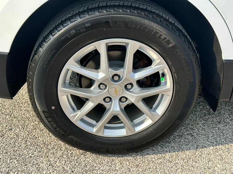 Chevrolet Equinox Vehicle Full-screen Gallery Image 07