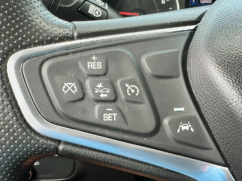 Chevrolet Equinox Vehicle Full-screen Gallery Image 18