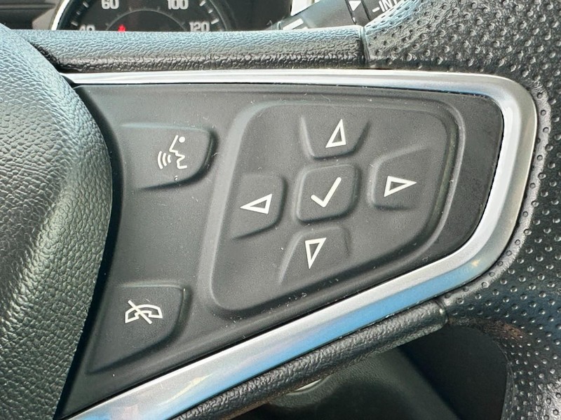 Chevrolet Equinox Vehicle Full-screen Gallery Image 19