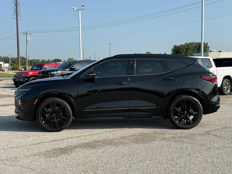 Chevrolet Blazer Vehicle Full-screen Gallery Image 02