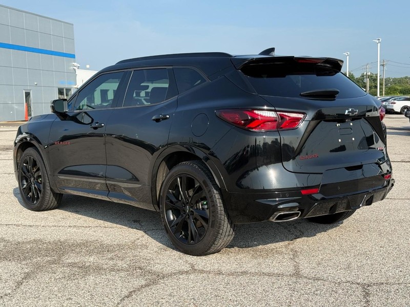 Chevrolet Blazer Vehicle Full-screen Gallery Image 03