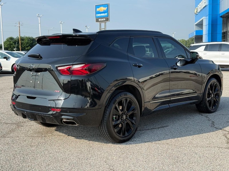 Chevrolet Blazer Vehicle Full-screen Gallery Image 05