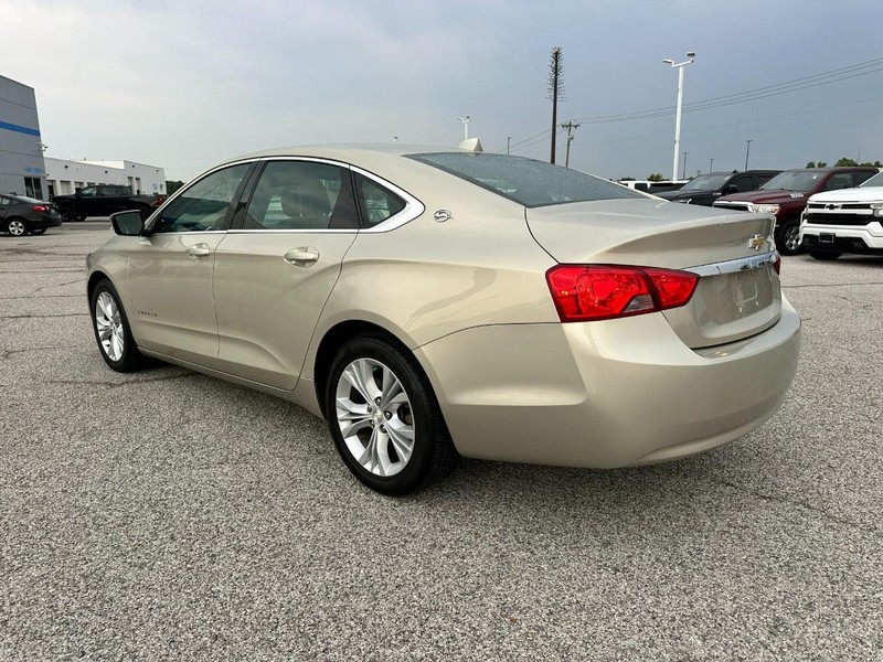 Chevrolet Impala Vehicle Full-screen Gallery Image 3