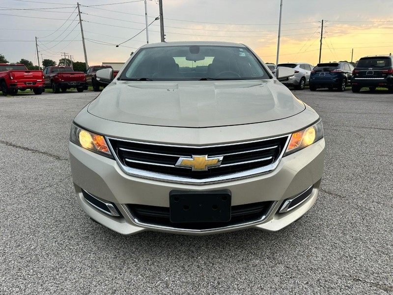 Chevrolet Impala Vehicle Full-screen Gallery Image 8