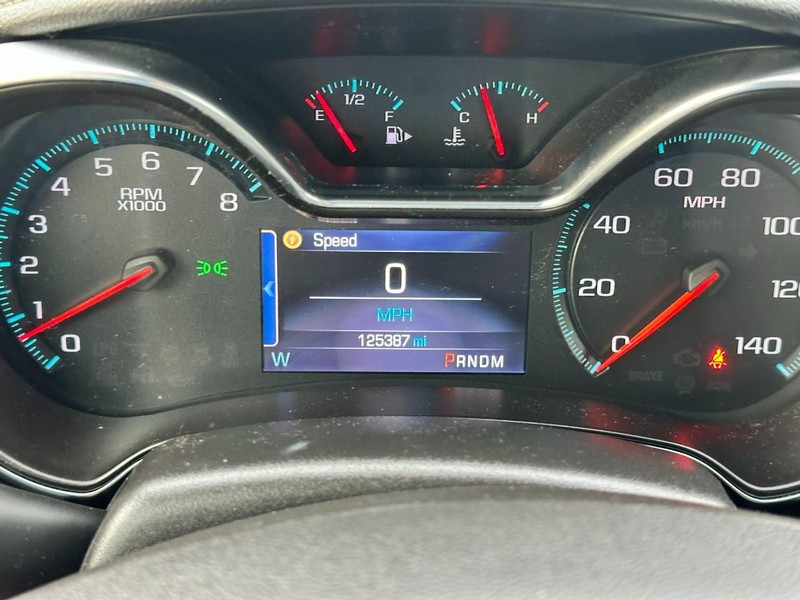 Chevrolet Impala Vehicle Full-screen Gallery Image 19