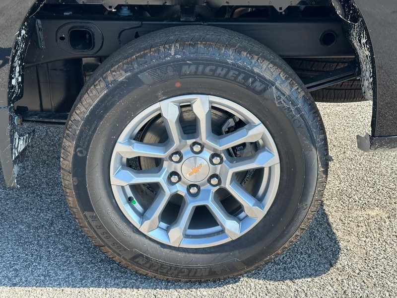 Chevrolet Silverado 1500 Vehicle Full-screen Gallery Image 4