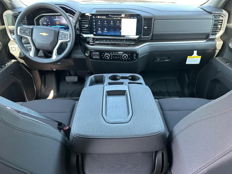 Chevrolet Silverado 1500 Vehicle Full-screen Gallery Image 6