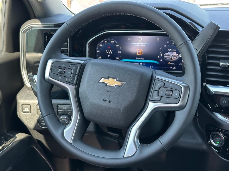 Chevrolet Silverado 1500 Vehicle Full-screen Gallery Image 7