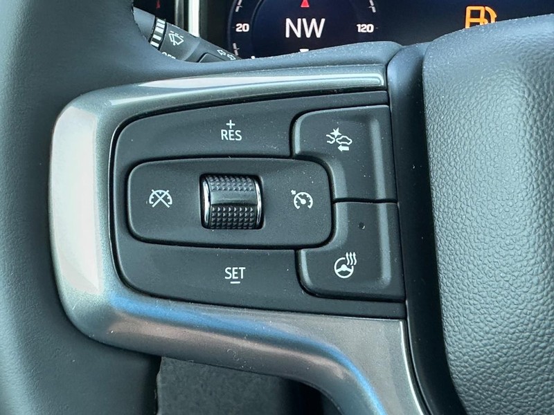 Chevrolet Silverado 1500 Vehicle Full-screen Gallery Image 8