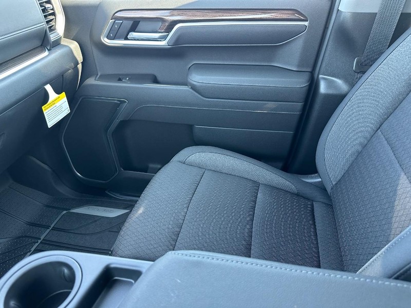 Chevrolet Silverado 1500 Vehicle Full-screen Gallery Image 14