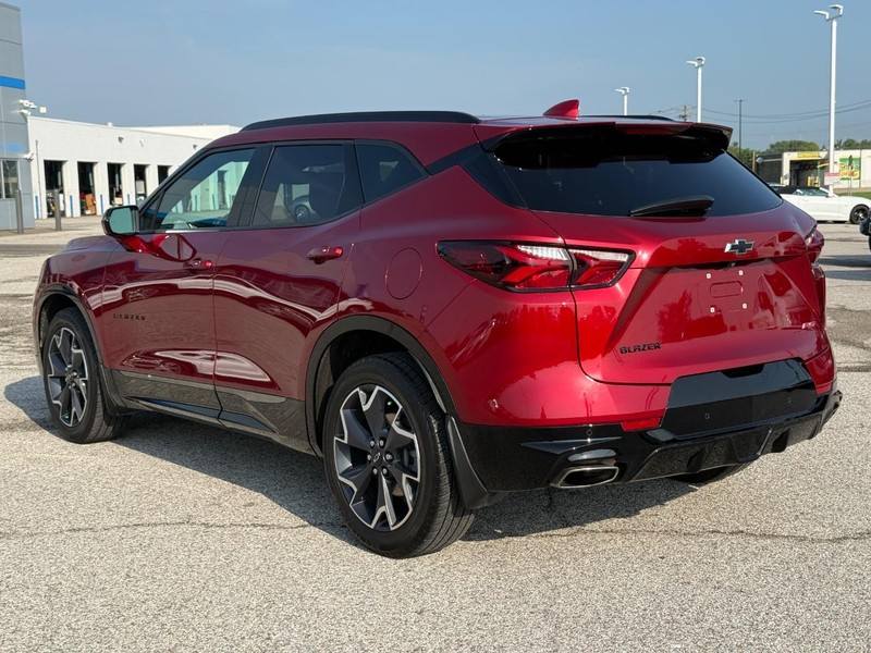 Chevrolet Blazer Vehicle Full-screen Gallery Image 03