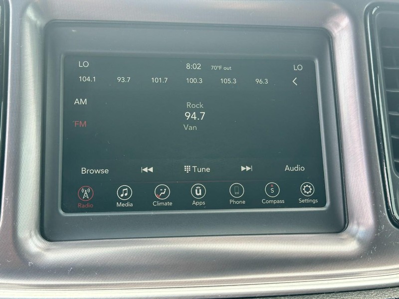 Dodge Challenger Vehicle Full-screen Gallery Image 18
