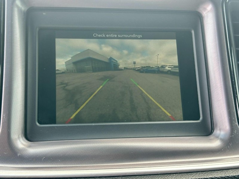 Dodge Challenger Vehicle Full-screen Gallery Image 20