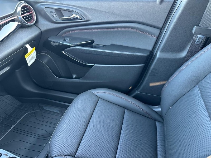 Chevrolet Trax Vehicle Full-screen Gallery Image 15