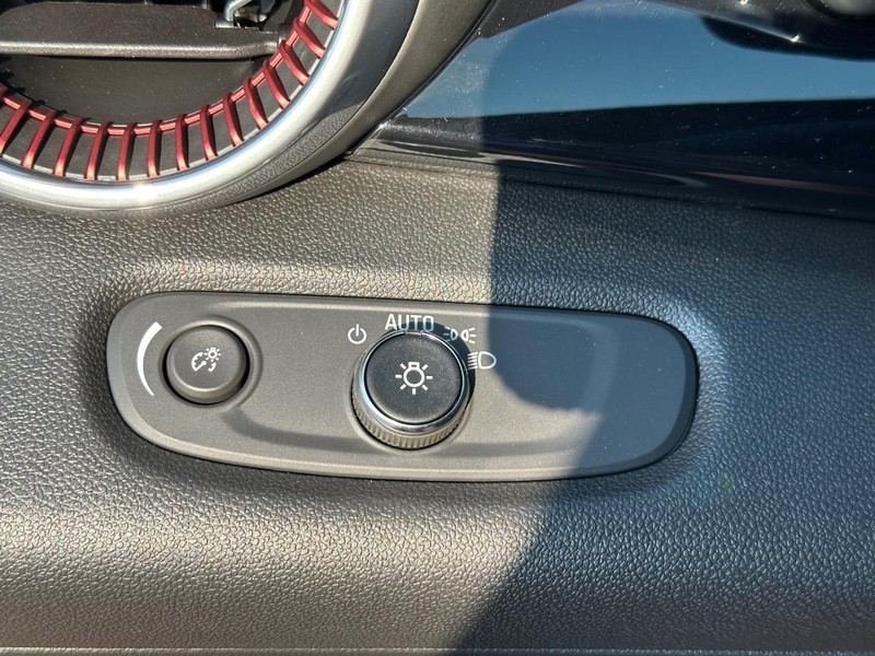 Chevrolet Trax Vehicle Full-screen Gallery Image 16