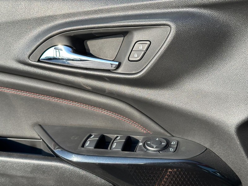 Chevrolet Trax Vehicle Full-screen Gallery Image 17