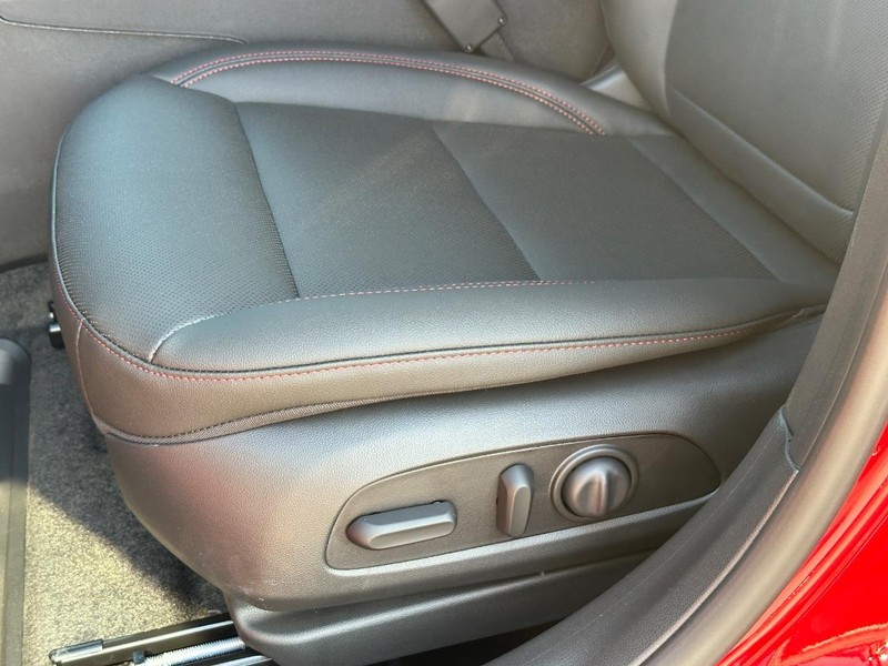 Chevrolet Trax Vehicle Full-screen Gallery Image 18