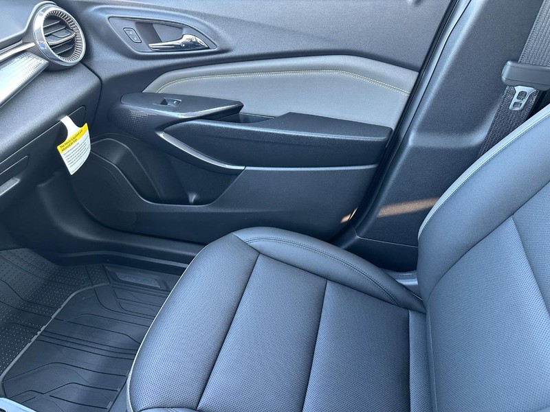 Chevrolet Trax Vehicle Full-screen Gallery Image 15