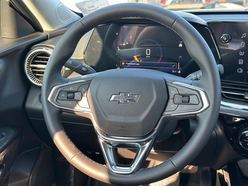 Chevrolet Trax Vehicle Full-screen Gallery Image 7
