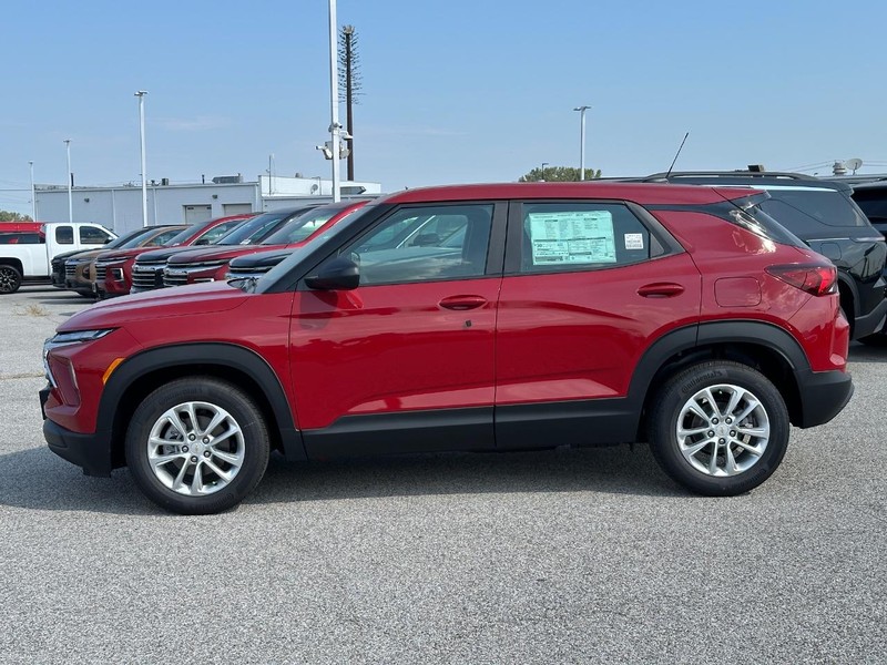 Chevrolet TrailBlazer Vehicle Full-screen Gallery Image 2