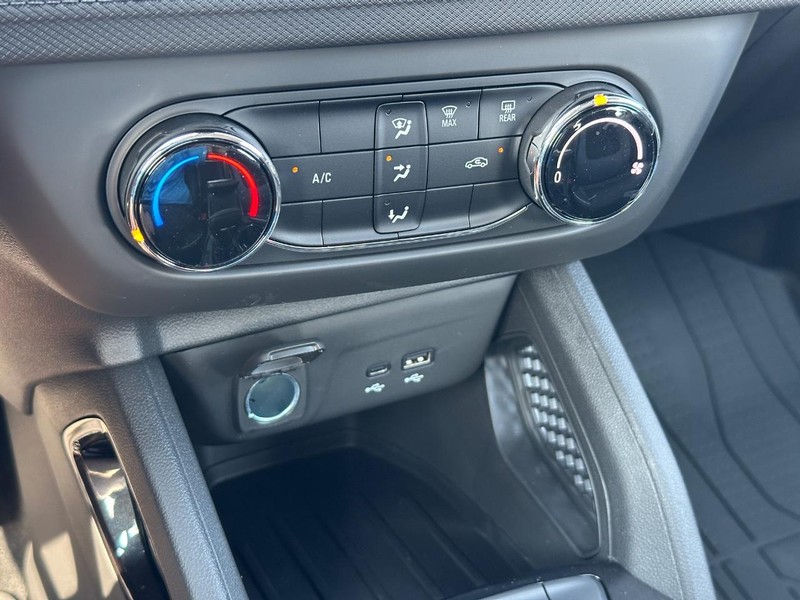 Chevrolet TrailBlazer Vehicle Full-screen Gallery Image 13