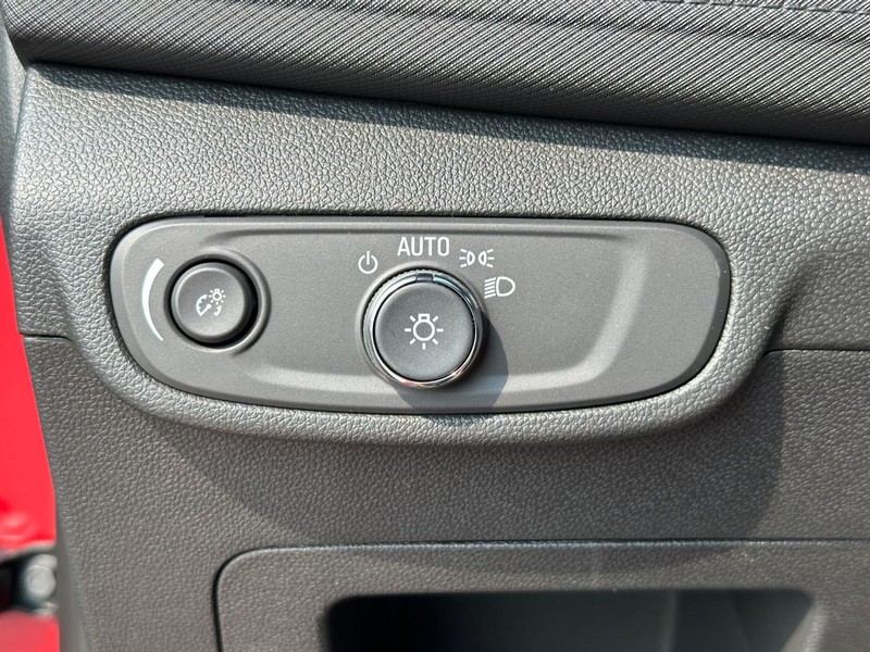Chevrolet TrailBlazer Vehicle Full-screen Gallery Image 16