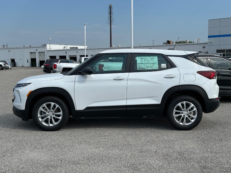 Chevrolet TrailBlazer Vehicle Full-screen Gallery Image 2
