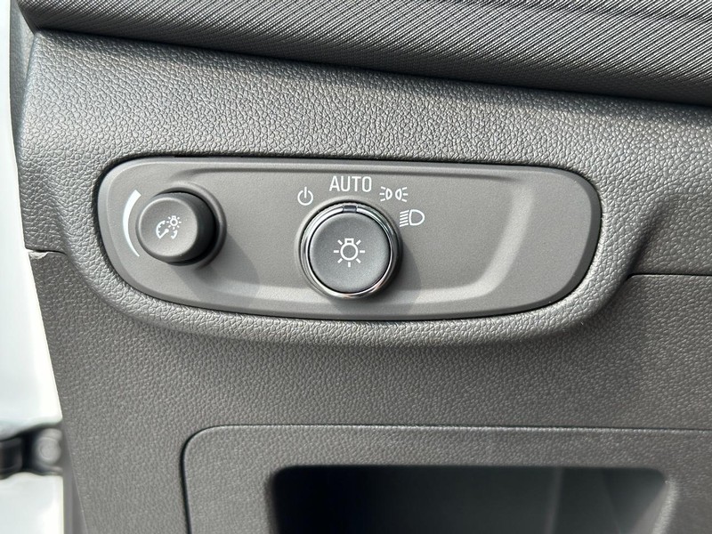 Chevrolet TrailBlazer Vehicle Full-screen Gallery Image 16