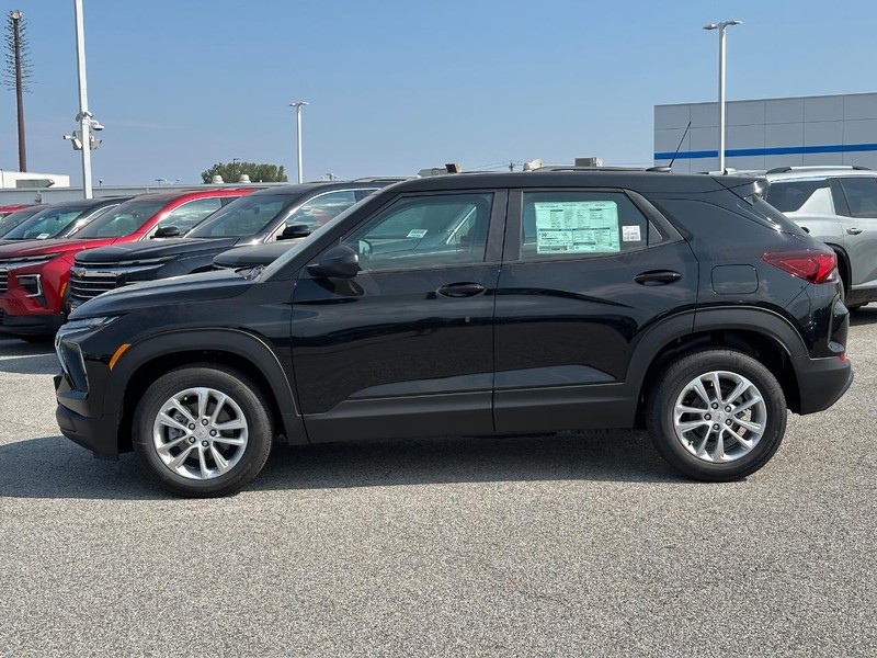 Chevrolet TrailBlazer Vehicle Full-screen Gallery Image 2