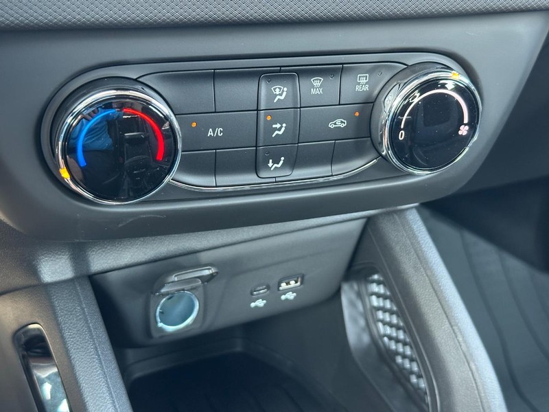 Chevrolet TrailBlazer Vehicle Full-screen Gallery Image 13