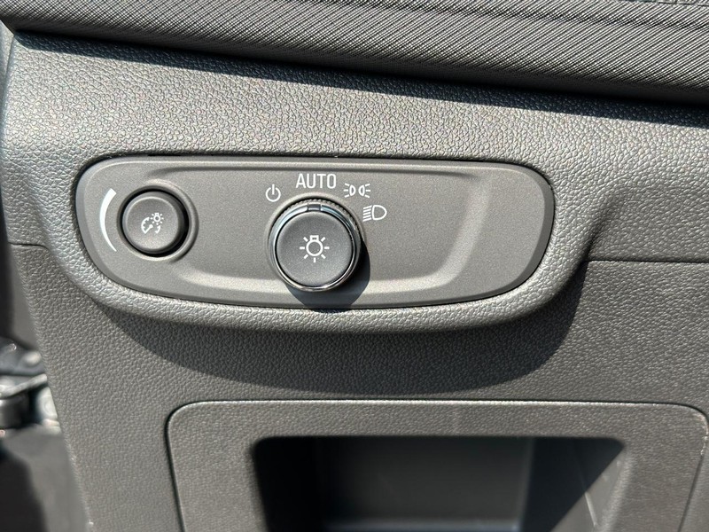 Chevrolet TrailBlazer Vehicle Full-screen Gallery Image 16
