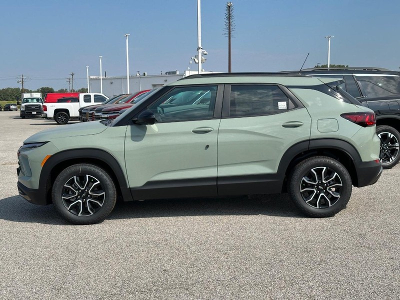 Chevrolet TrailBlazer Vehicle Full-screen Gallery Image 2