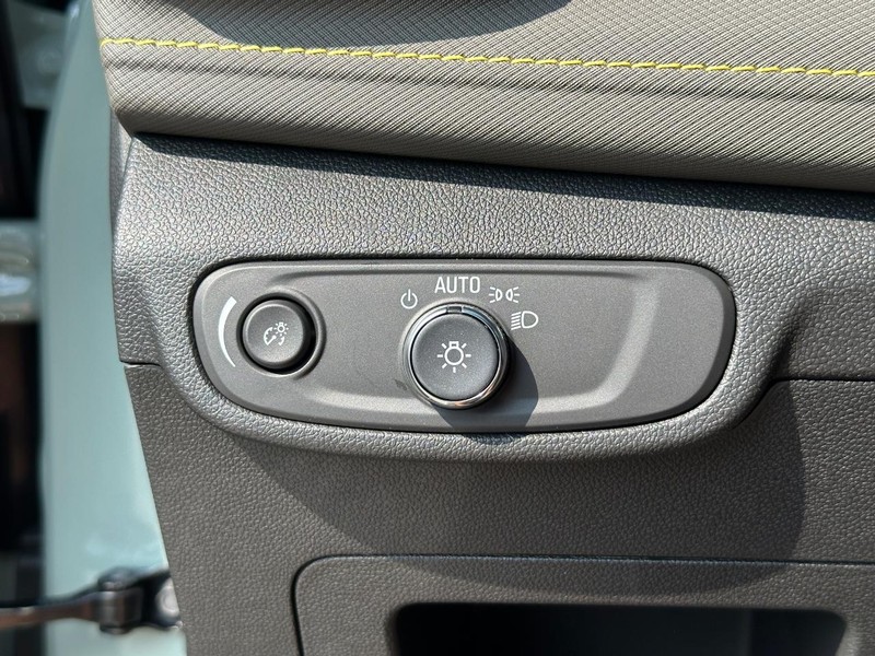 Chevrolet TrailBlazer Vehicle Full-screen Gallery Image 17