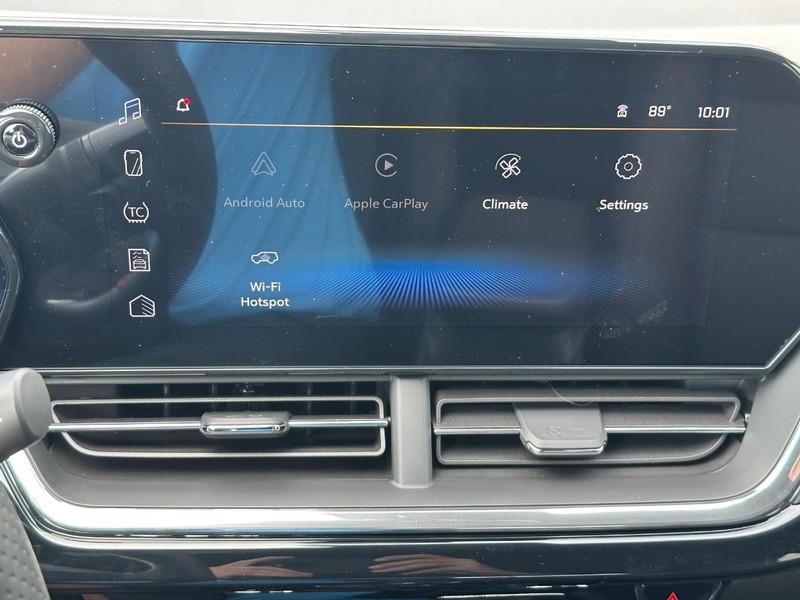 Chevrolet Trax Vehicle Full-screen Gallery Image 11