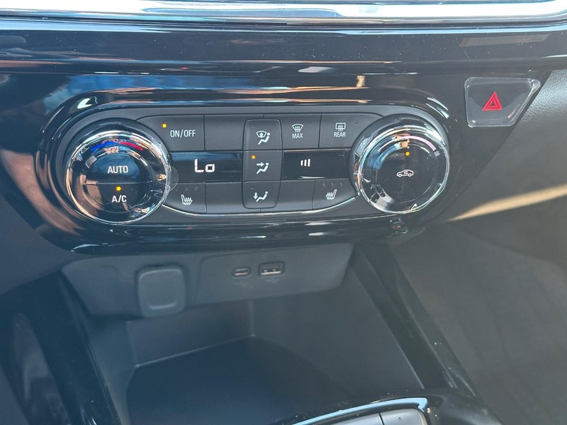 Chevrolet Trax Vehicle Full-screen Gallery Image 13