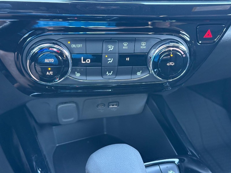 Chevrolet Trax Vehicle Full-screen Gallery Image 12