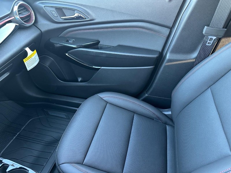 Chevrolet Trax Vehicle Full-screen Gallery Image 14